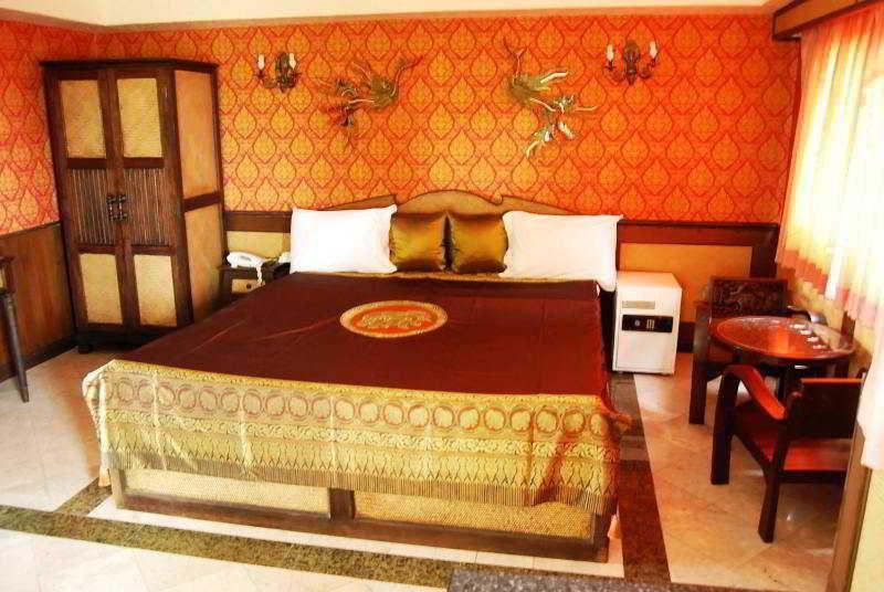 13 Coins Airport Hotel Min Buri بانكوك المظهر الخارجي الصورة